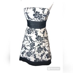 White House Black Market Womens Dress Floral Sleeveless Mini Strapless Zip Sz 0